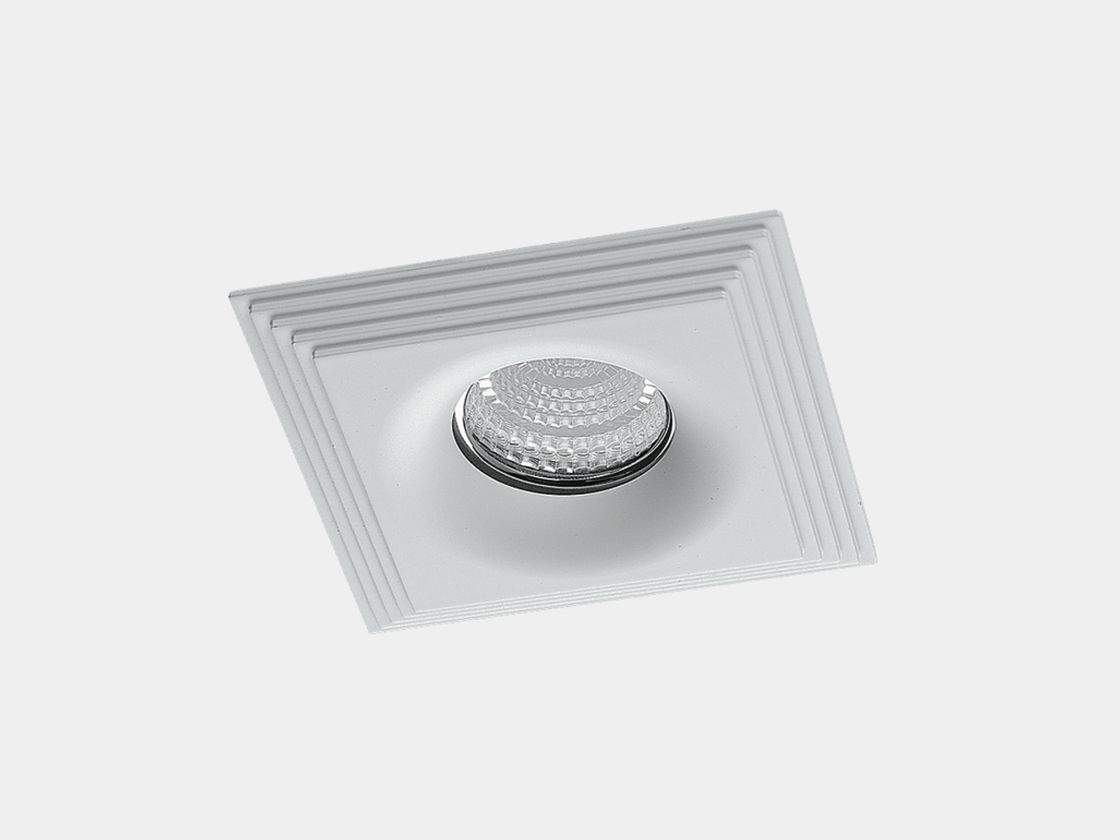 Квадратная встраиваемая рамка MR16, матовый белый корпус