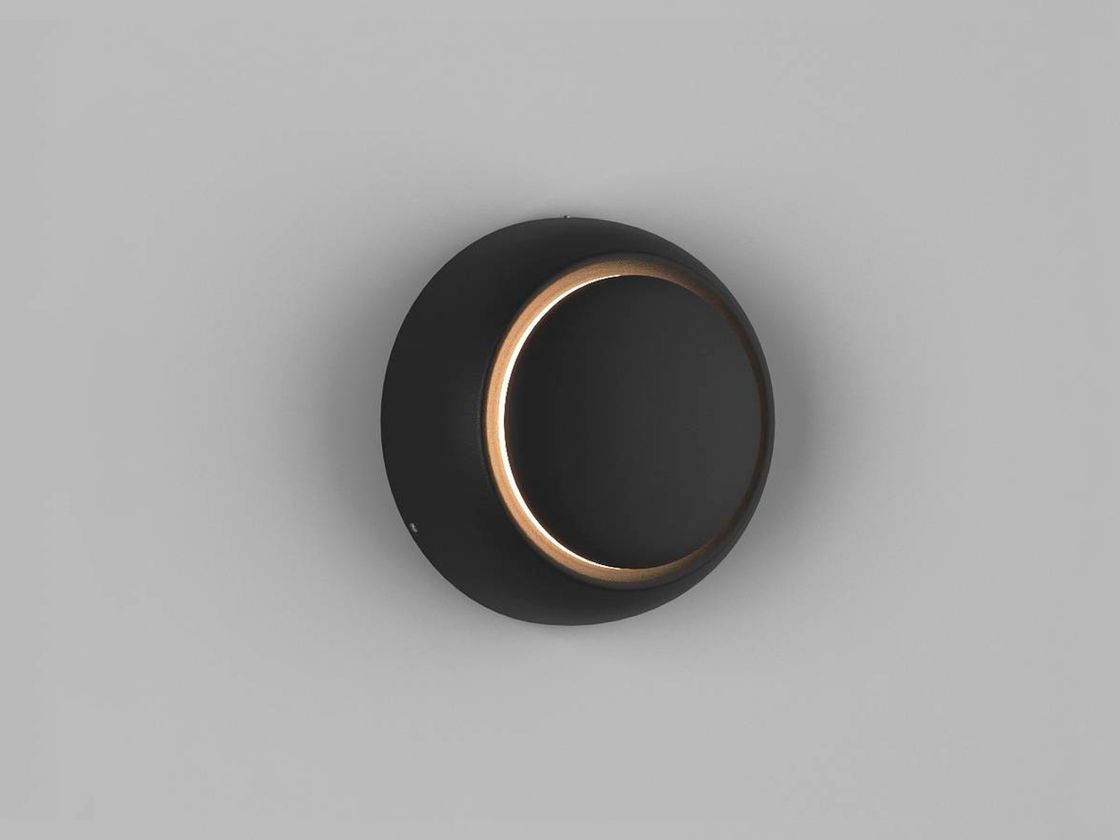 Черный настенный светильник с кольцевой подсветкой, вид спереди