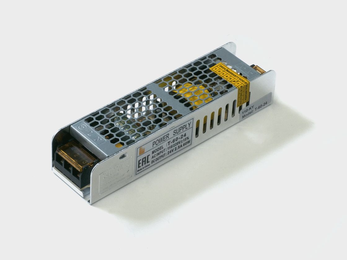 Узкий блок питания 24В 60Вт в перфорированном корпусе