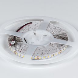 Катушка светодиодной ленты на пластиковом держателе