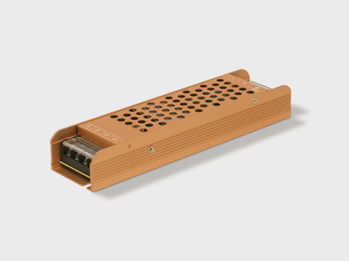 Металлический блок питания 24В с перфорацией, ракурс