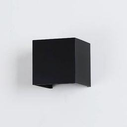 Кубический настенный светильник черный, боковой ракурс корпуса