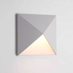 Белый квадратный настенный LED светильник, вид спереди