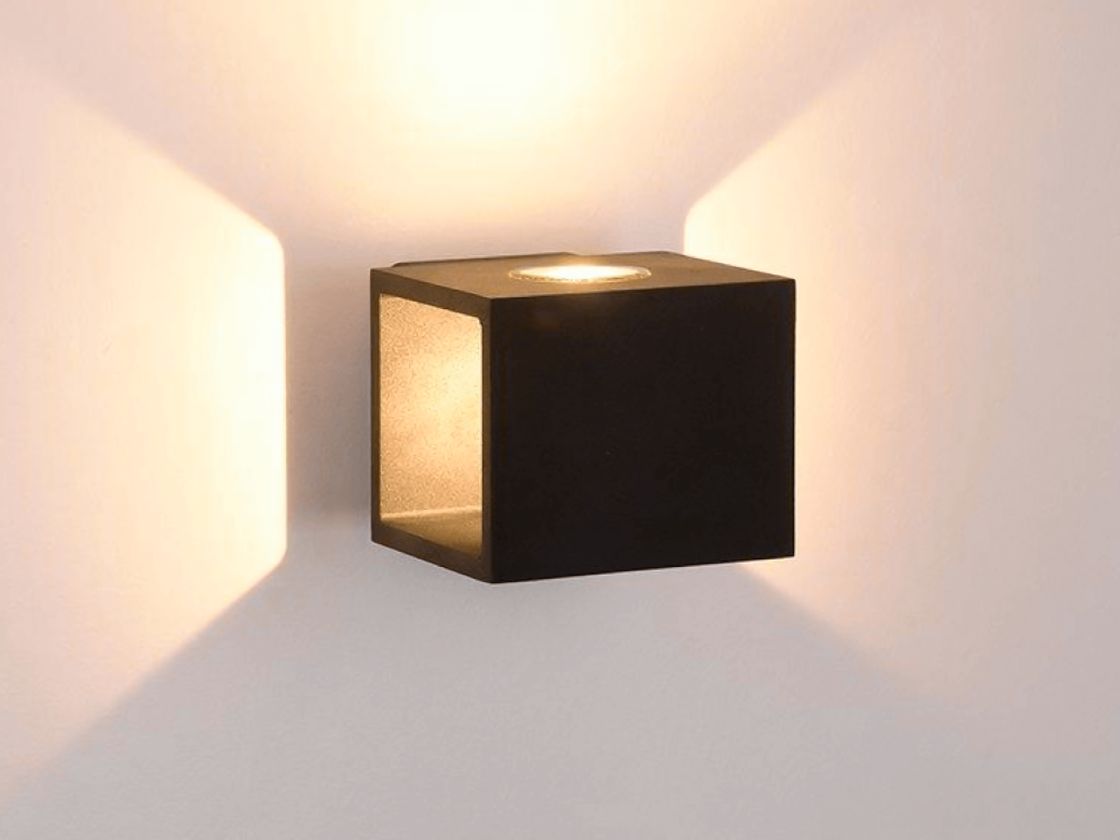 Черный настенный LED светильник куб, свет вверх вниз