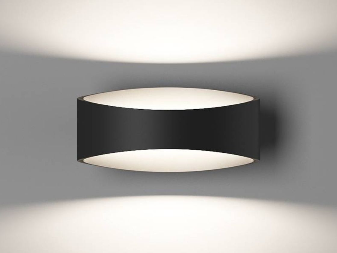 Черное настенное бра, свечение вверх и вниз