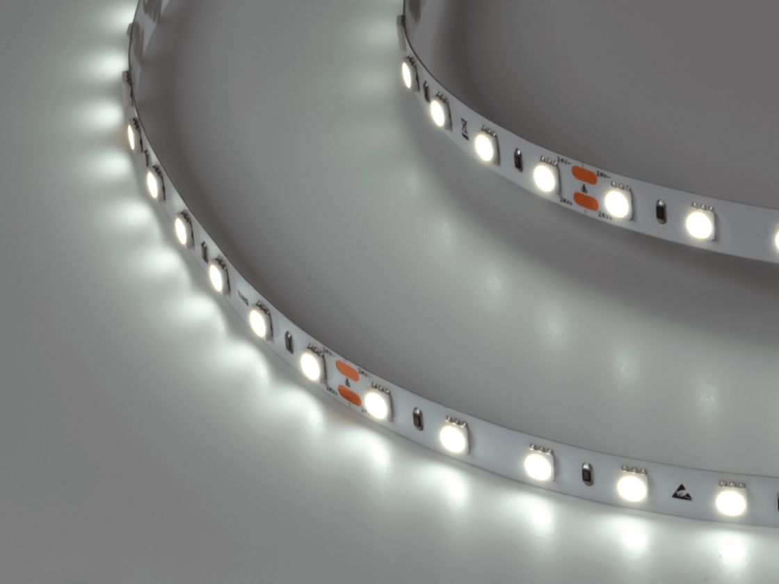 Светодиодная лента LUX, 5050, 60 LED/м, 14,4 Вт/м, 24В, IP33, Холодный белый (6000K), DSG560-24-W-33