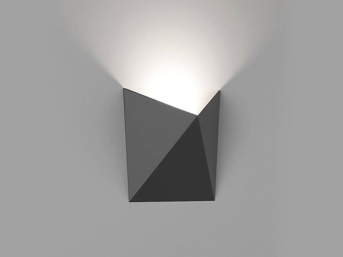 Черный настенный светильник, световой поток вверх и вниз