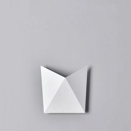 Белый настенный светильник GW, вид спереди