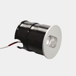 Светильник в сборе, боковой ракурс, серебряная панель