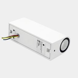 Светильник настенный, вид снизу, вывод проводов