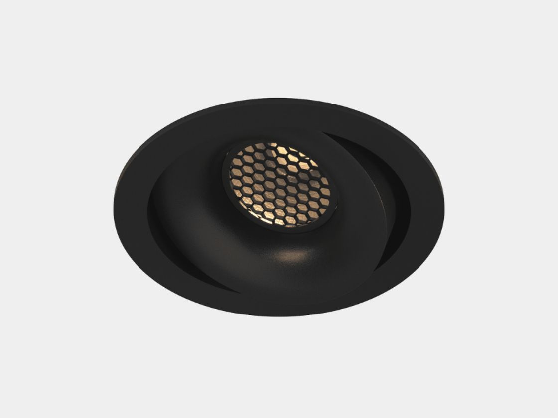 Черная антибликовая решетка COMBO с сотовой сеткой