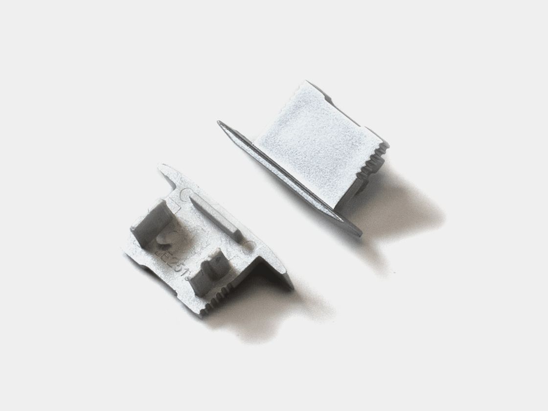 Две серебристые заглушки LE2613-ECS для профиля LE.2613