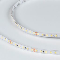 Светодиодная лента SMD 2835, крупный план дорожек