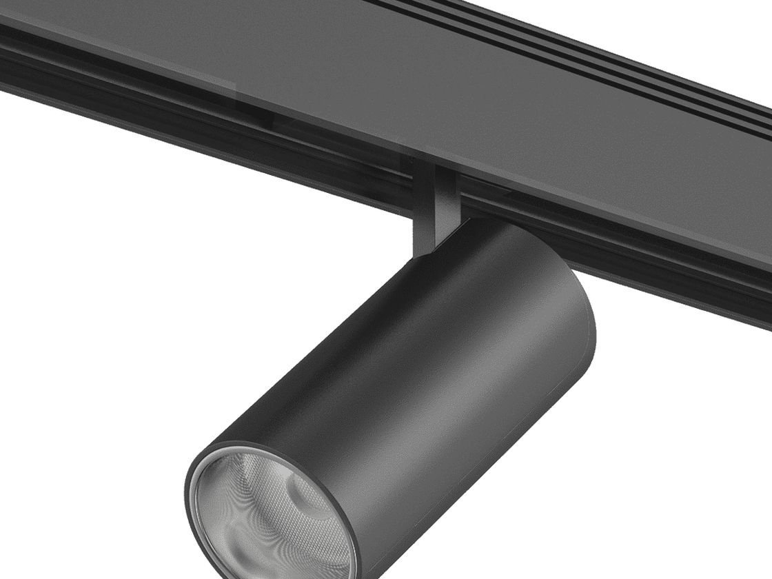 Трековый светильник на шинопроводе, черный корпус, ракурс