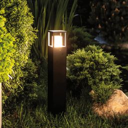 Напольный светильник в саду, теплый свет 3000К