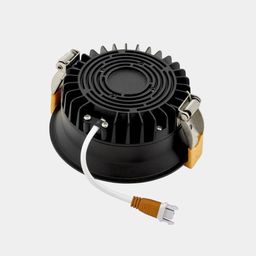 Вид сверху: радиатор охлаждения и монтажные пружины