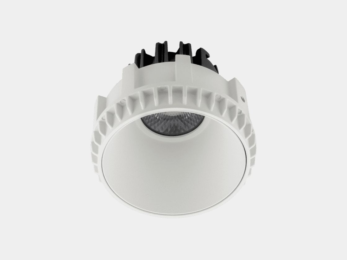 Встраиваемый светильник белый, вид сбоку с радиатором