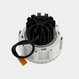 Задняя часть светильника с кабелем и радиатором