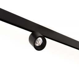 Черный спот на треке, изолированный ракурс снизу