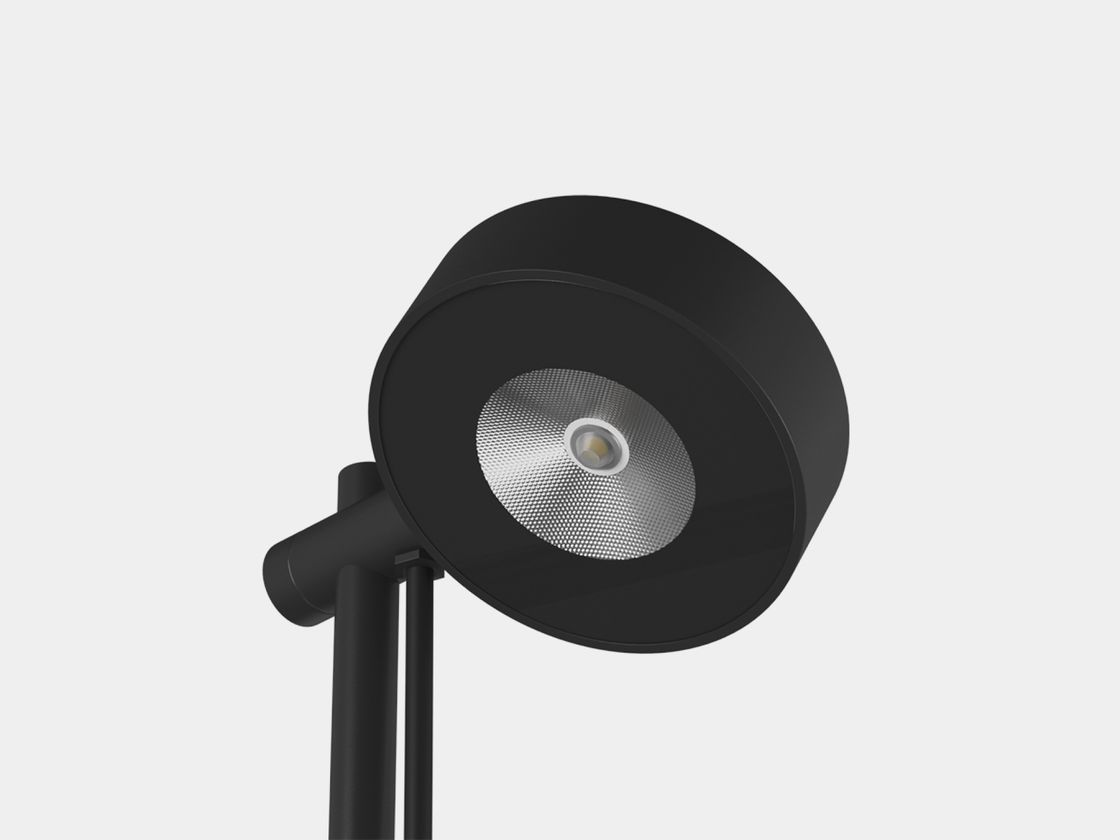 Головка ландшафтного светильника с линзой, крупный план