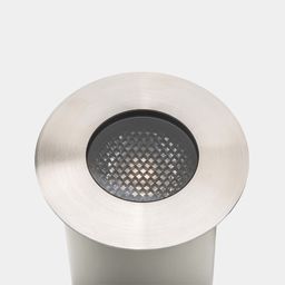 Грунтовый встраиваемый светильник, вид сверху, серебристая рамка