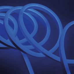 Синяя неоновая лента в бухте, свечение по контуру