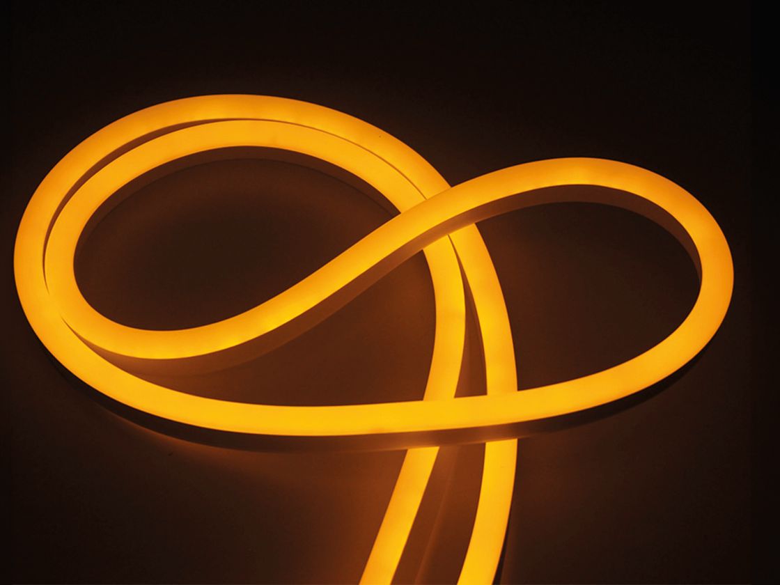 Жёлтая неоновая лента 220В, светящаяся в изгибе