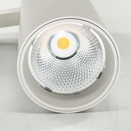 Лицевая часть спота с отражателем и светодиодом