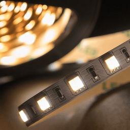 Фрагмент ленты SMD5050, тёплый белый свет