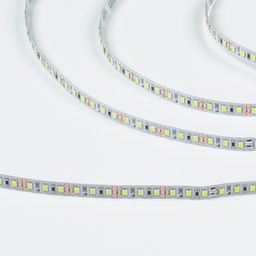 Светодиодная лента SMD2835 на белом фоне крупно