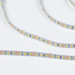 Светодиодная лента 12В, теплое свечение, крупный план