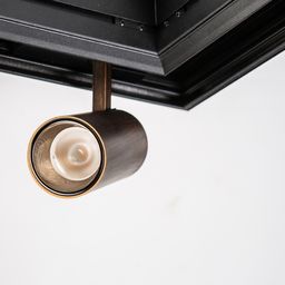 Трековый светильник SY латунь на треке, вид снизу