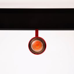 Красный трековый светильник SY на черном треке