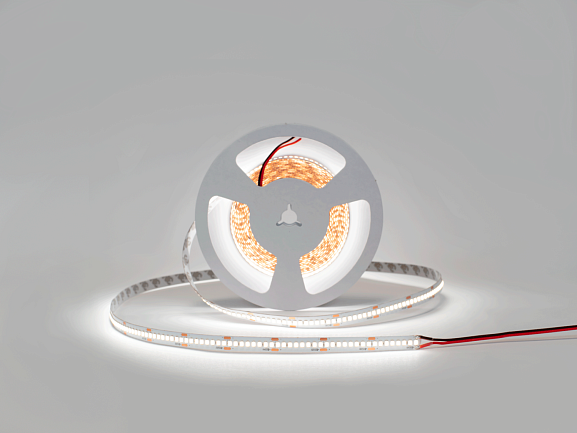Фото Светодиодная лента LUX, 2835, 240 LED/м, 14,4 Вт/м, 24В, IP33, Нейтральный белый (4000K), DSG-HE2240-24-NW-33 от магазина SWGShop.ru