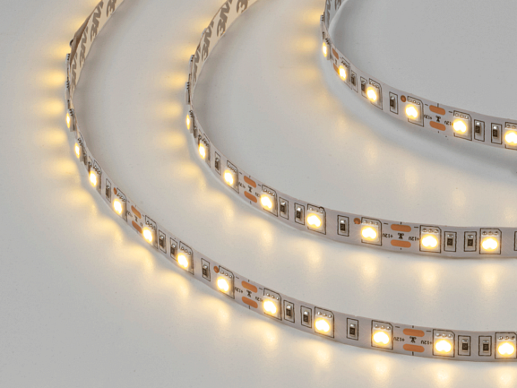 Фото Светодиодная лента 5050, 60 LED/м, 14,4 Вт/м, 12В , IP20, Цвет: Теплый белый, ECO-SWG560-12-14.4-WW от магазина SWGShop.ru