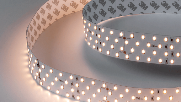 Фото Светодиодная лента SWG PRO 2835, 280 LED/м, 26 Вт/м, 24В , IP20, Цвет: Теплый белый, SWG2P280-24-26-WW-20 от магазина SWGShop.ru