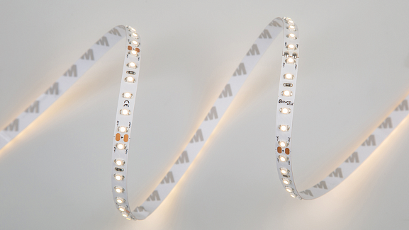 Фото Светодиодная лента LUX, 3528, 120 LED/м, 9,6 Вт/м, 24В, IP33, Теплый белый (3000K), DSG3120-24-WW3-33 от магазина SWGShop.ru