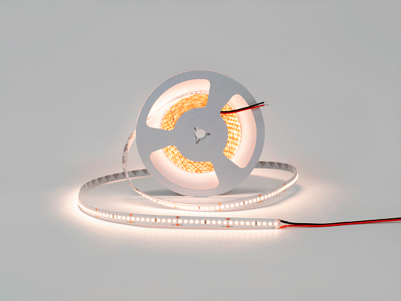 Фото Лента высокоэффективная DSG-HE 2835, 180led/m, 24В, 9,6Вт,м, 3000K, CRI90 от магазина SWGShop.ru